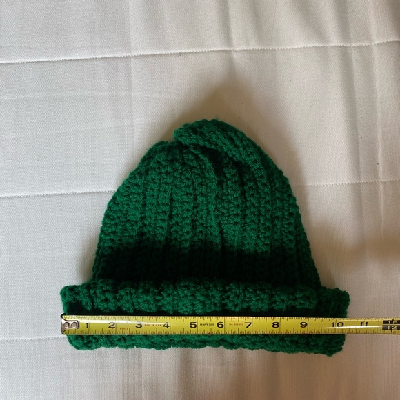 Hand Made Toque - Picture 5 of 5